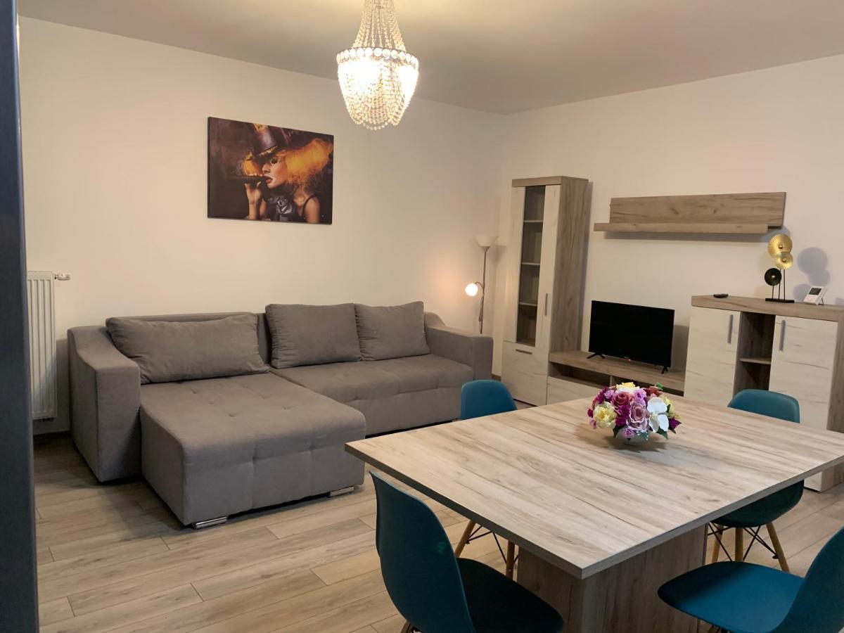 شقة Târgu-Mureş  في Apartament Sara المظهر الخارجي الصورة